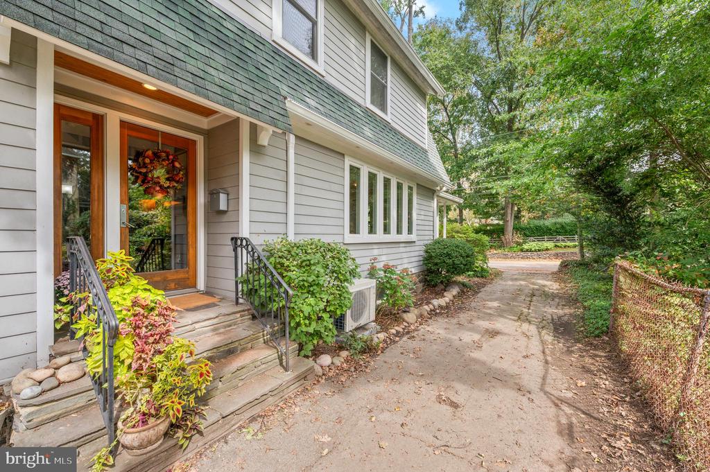 414 MCCLENAGHAN MILL ROAD