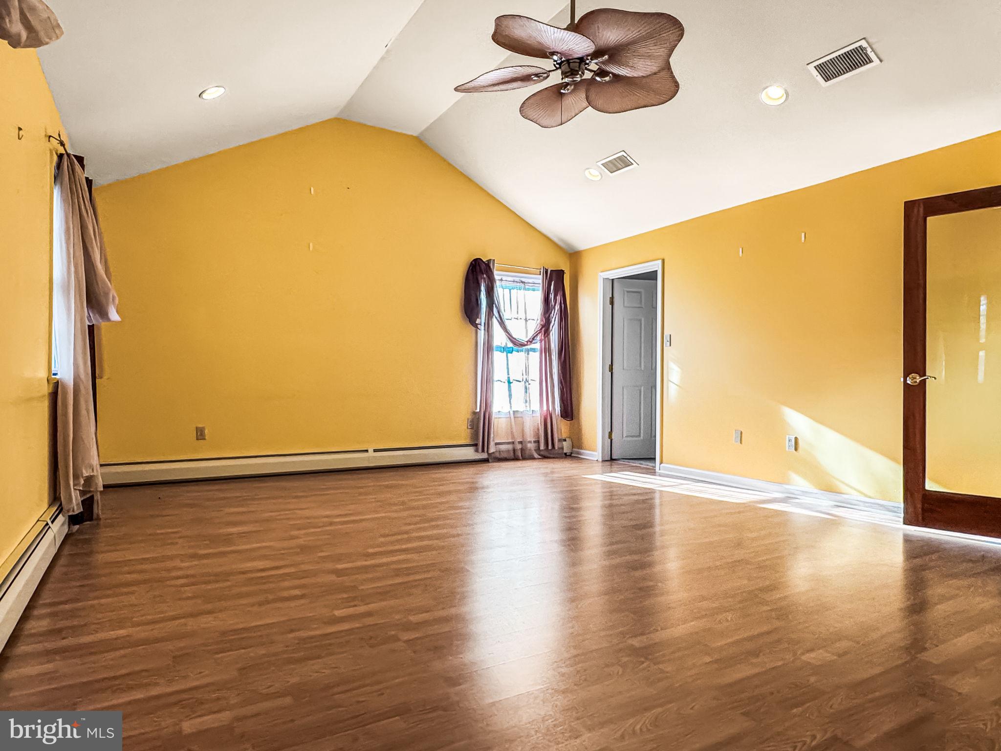 553 SARATOGA ROAD