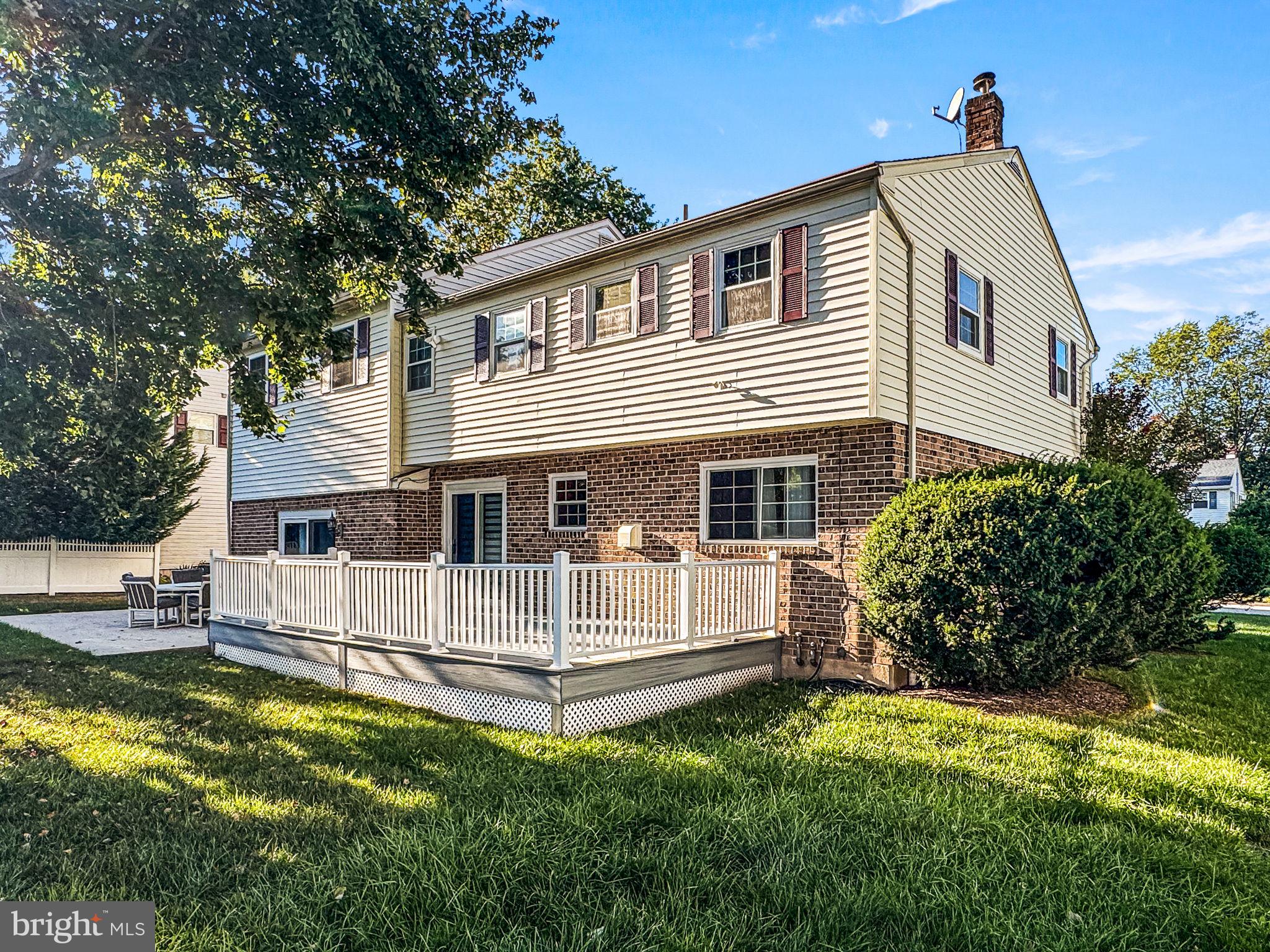 553 SARATOGA ROAD