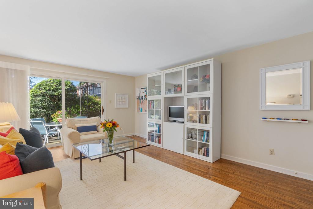922 MONTGOMERY AVENUE C-2