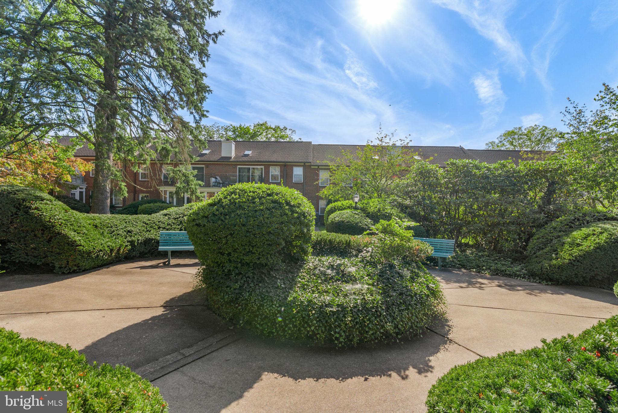 922 MONTGOMERY AVENUE C-2