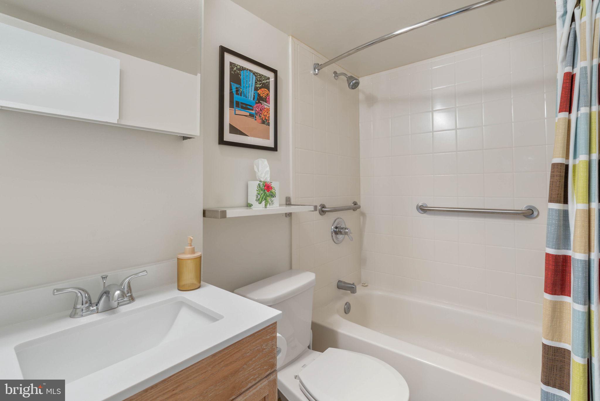 922 MONTGOMERY AVENUE C-2