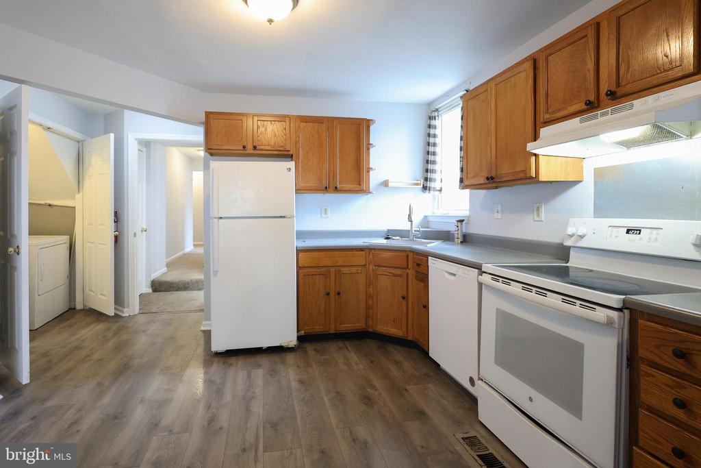 200 FORD 1ST FLOOR