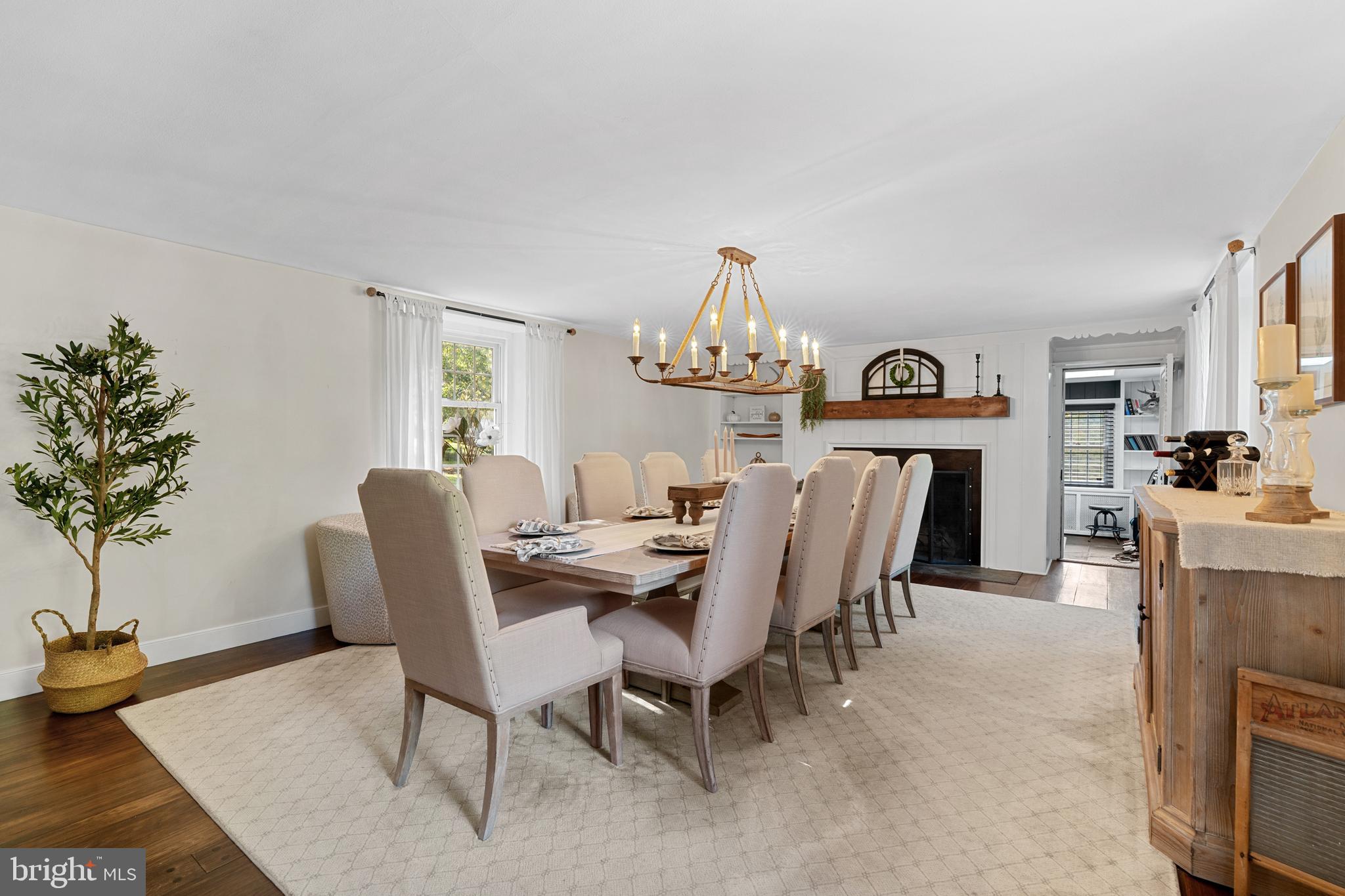 1141 LAFAYETTE ROAD
