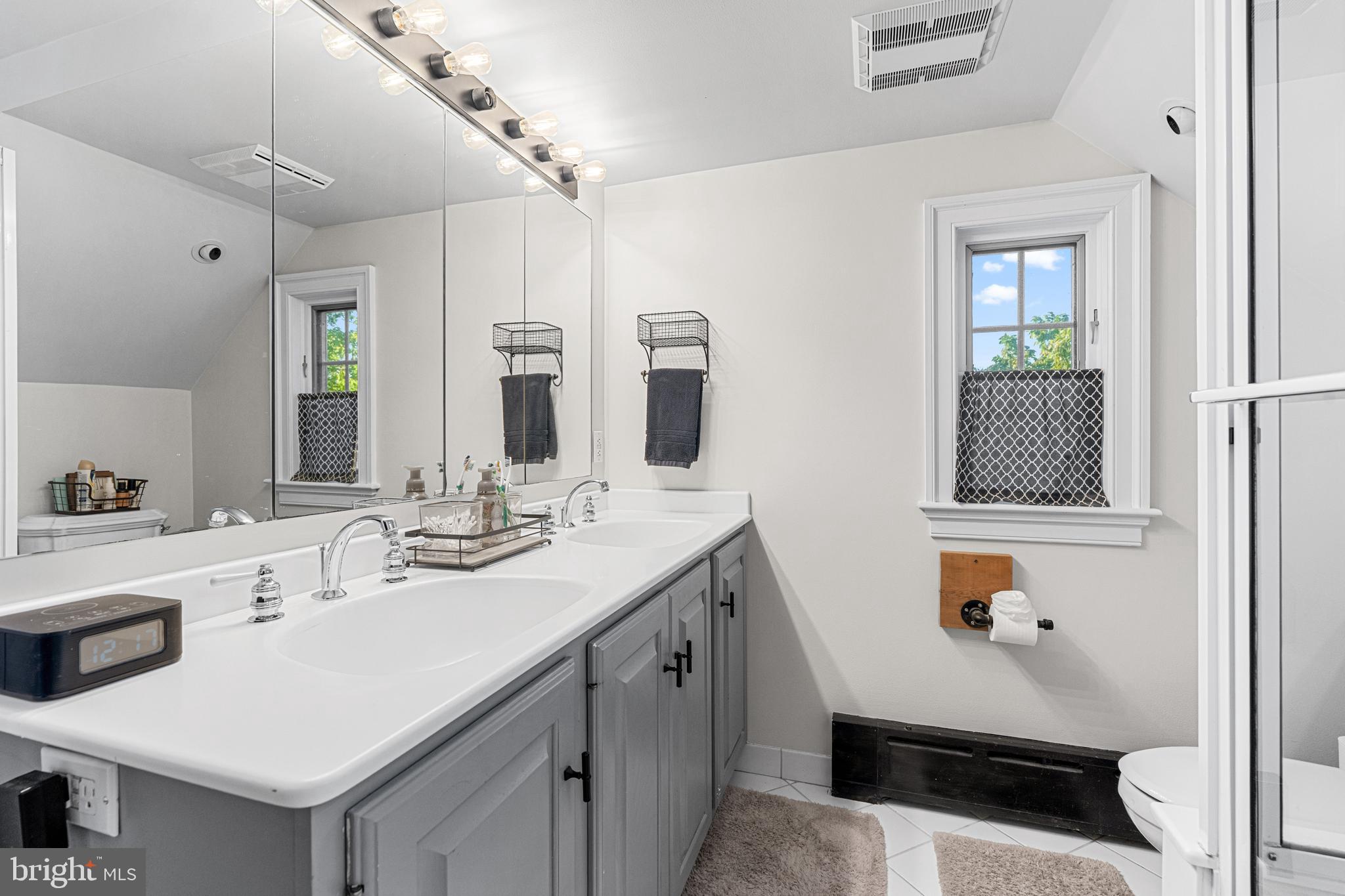 1141 LAFAYETTE ROAD