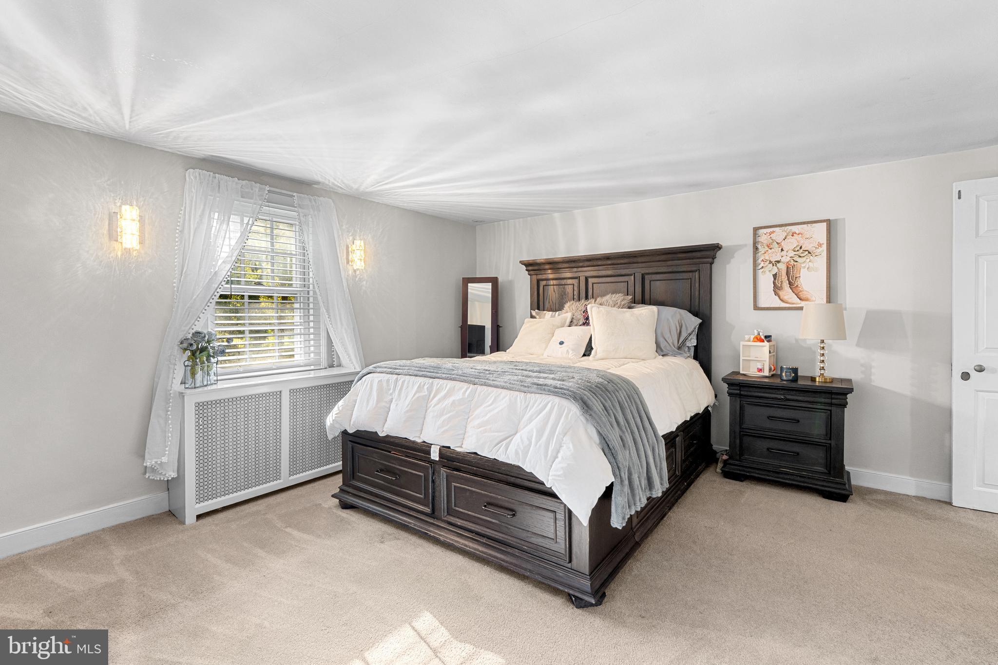 1141 LAFAYETTE ROAD
