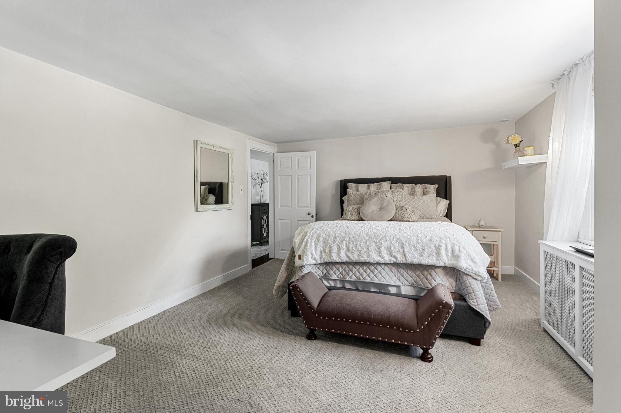 1141 LAFAYETTE ROAD
