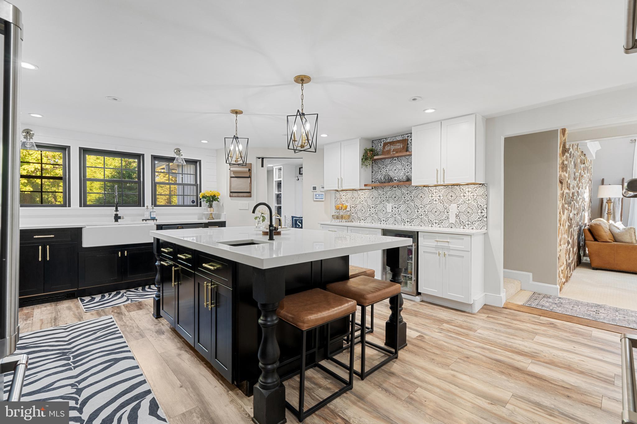 1141 LAFAYETTE ROAD