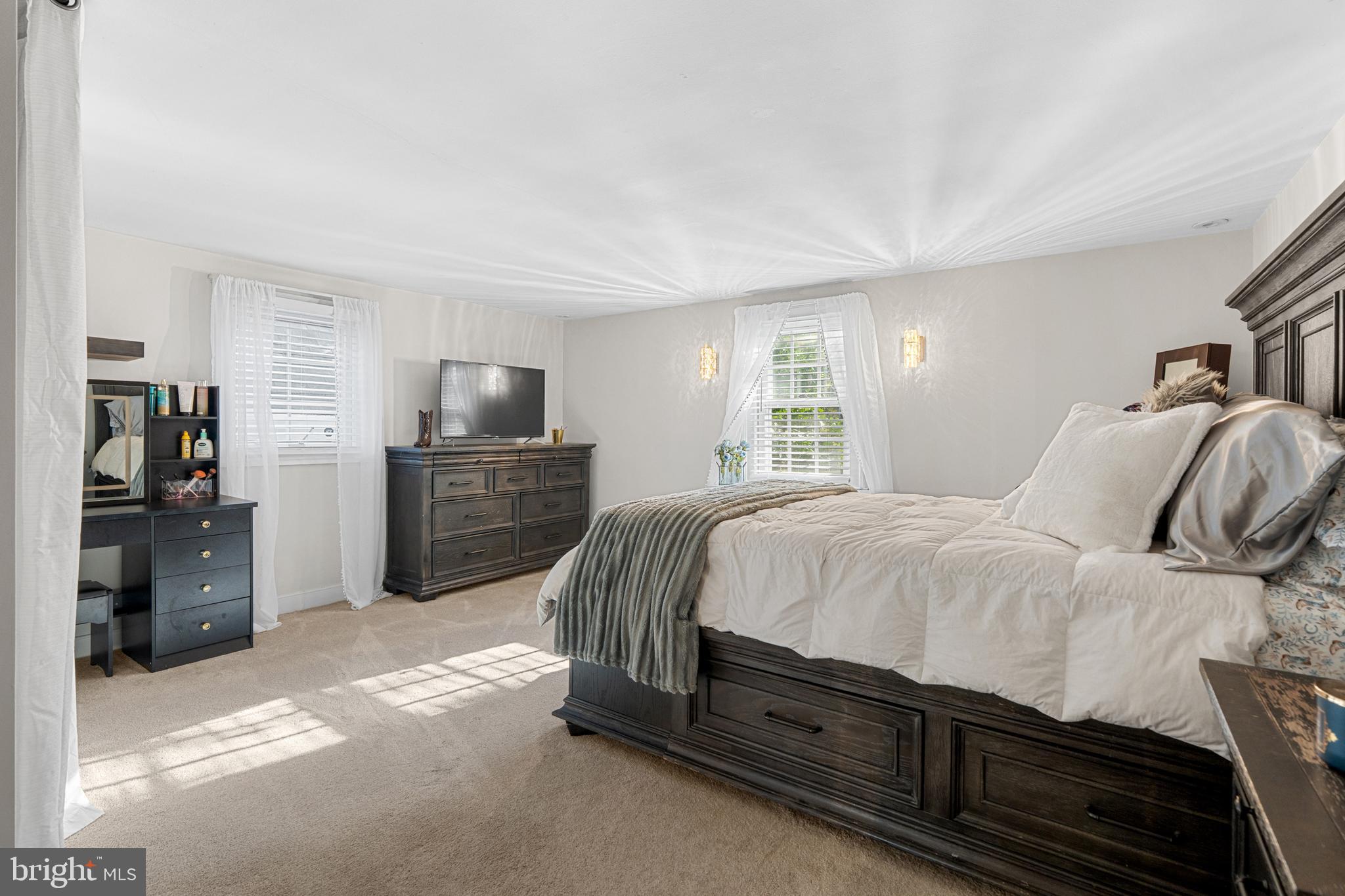 1141 LAFAYETTE ROAD
