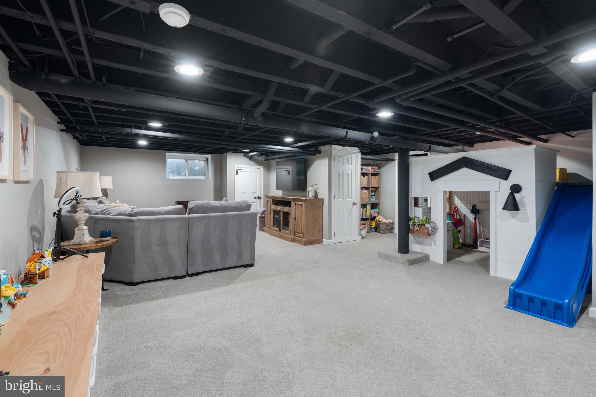1141 LAFAYETTE ROAD