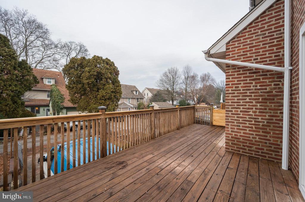 156 EDGEMONT AVENUE
