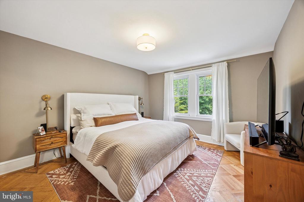 160 EDGEHILL ROAD