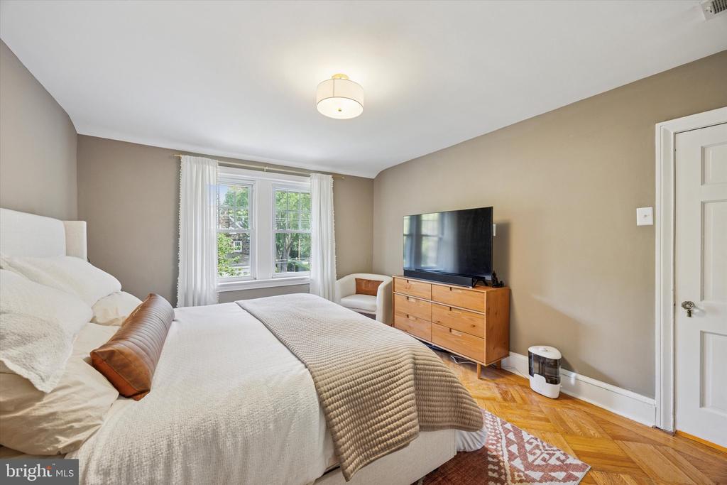160 EDGEHILL ROAD