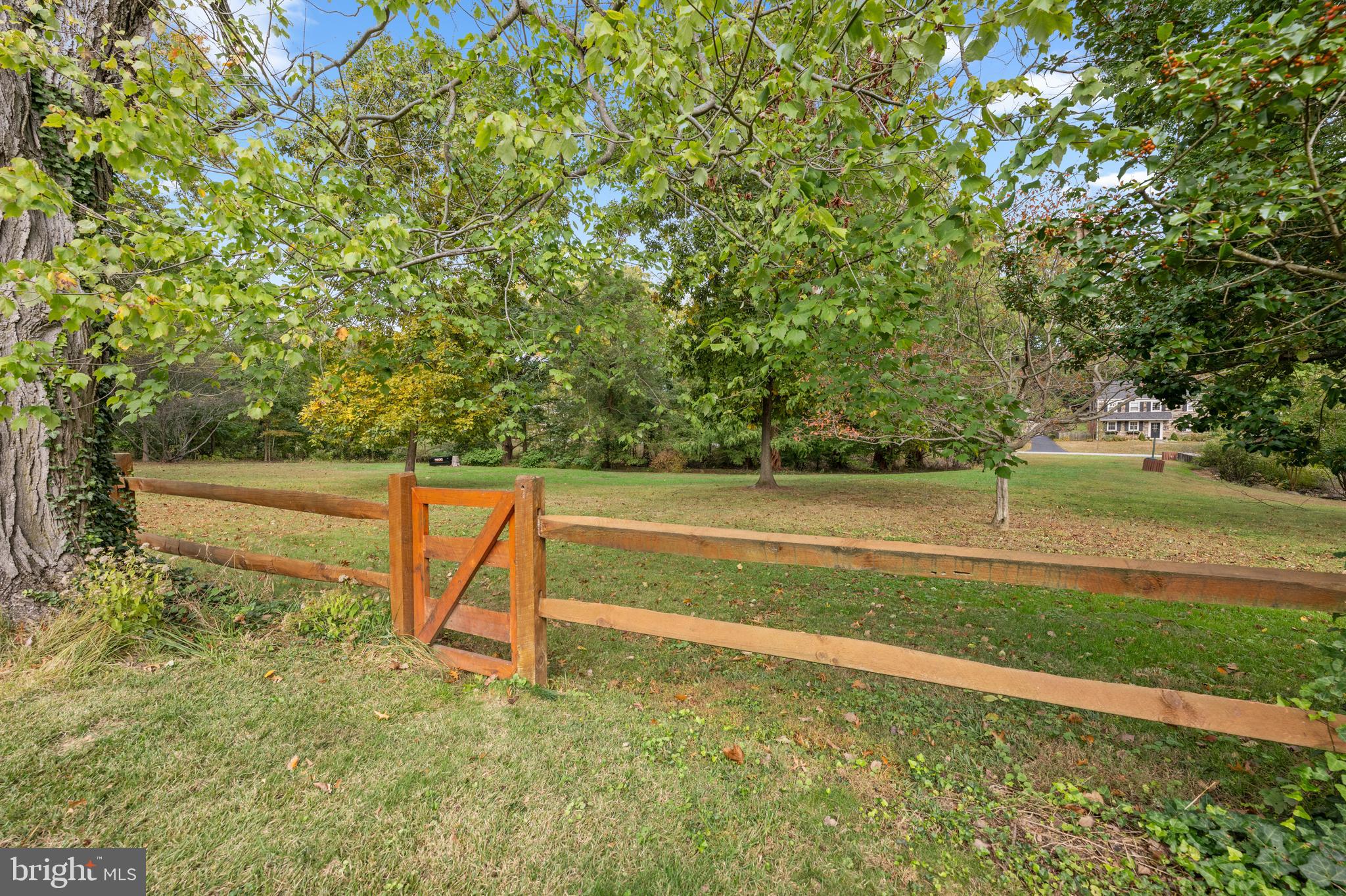 421 PARKVIEW DRIVE