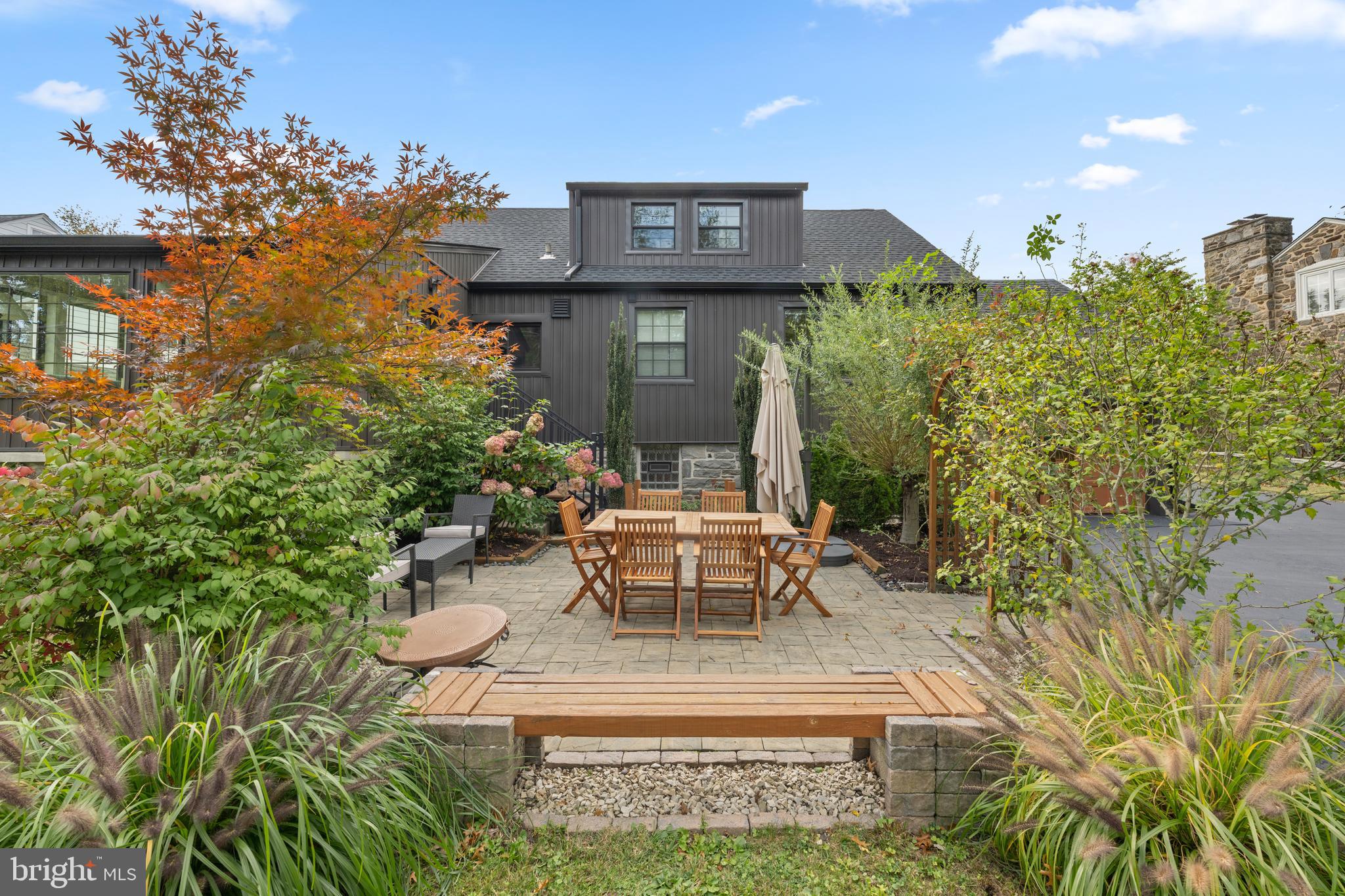 421 PARKVIEW DRIVE