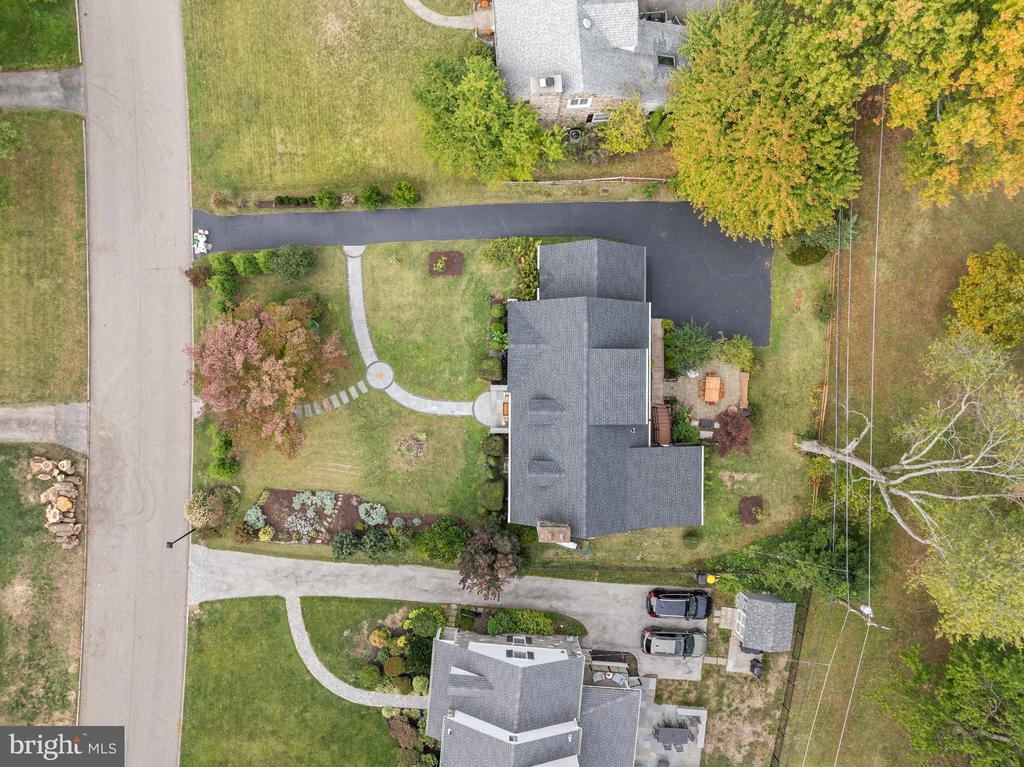 421 PARKVIEW DRIVE