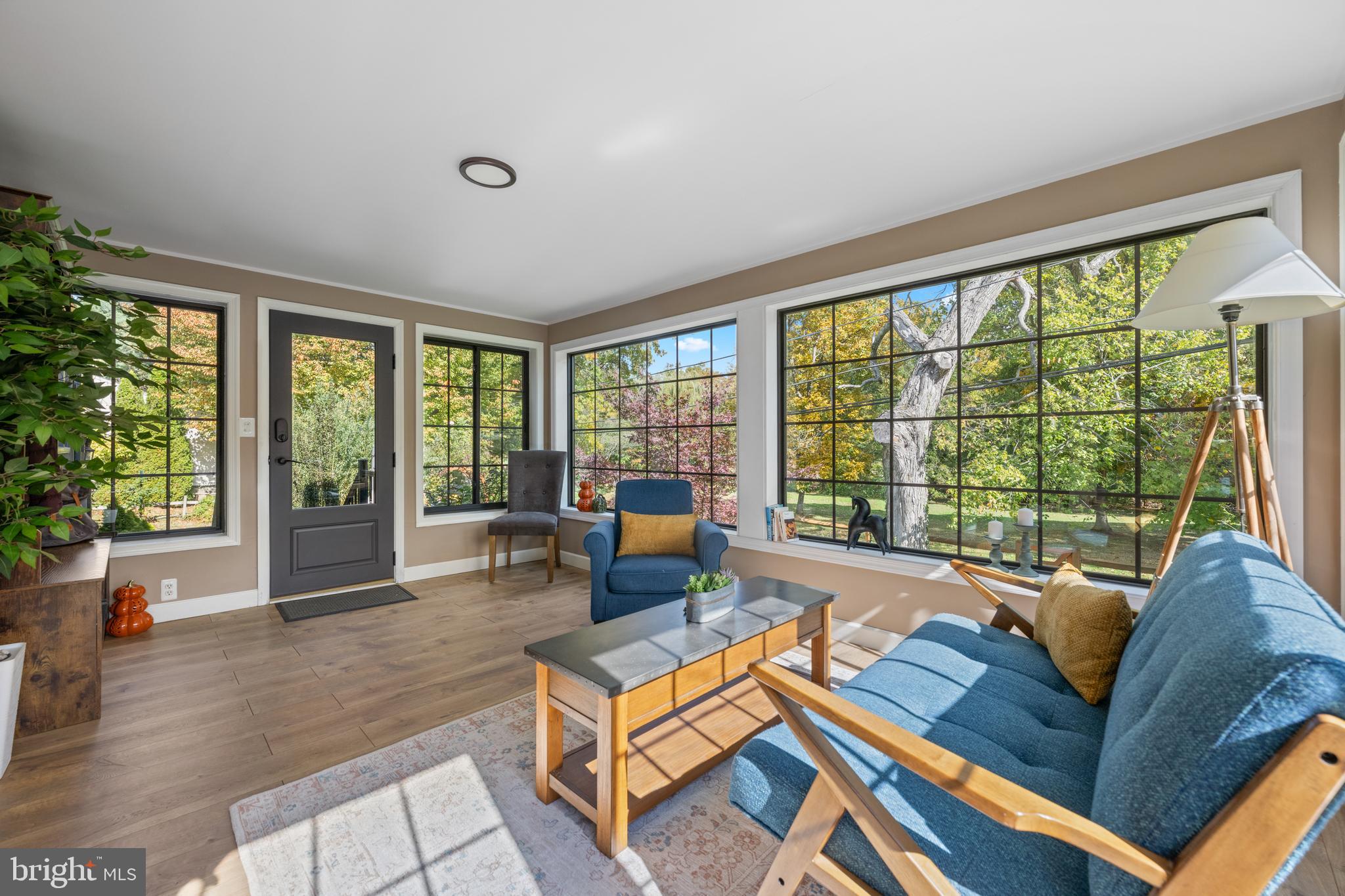 421 PARKVIEW DRIVE