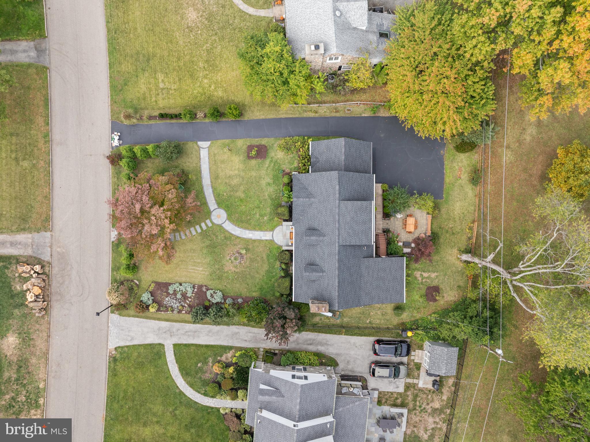 421 PARKVIEW DRIVE