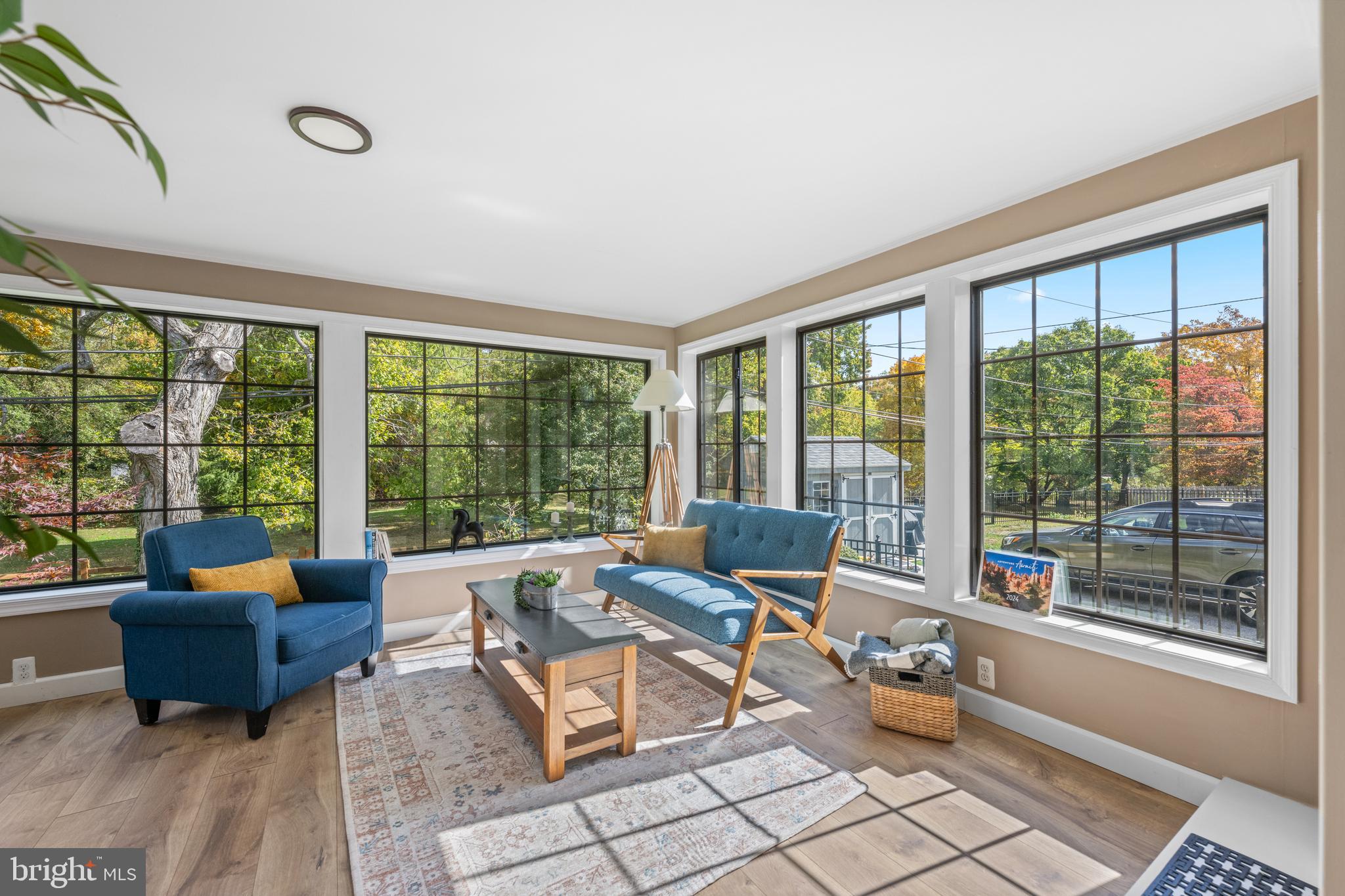 421 PARKVIEW DRIVE
