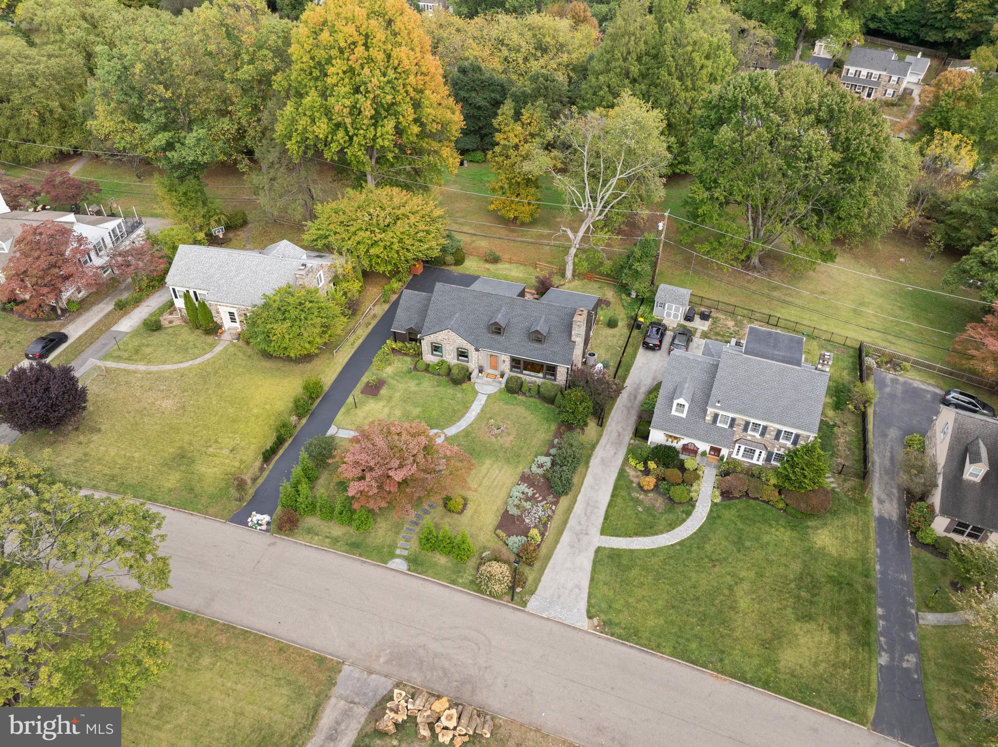 421 PARKVIEW DRIVE