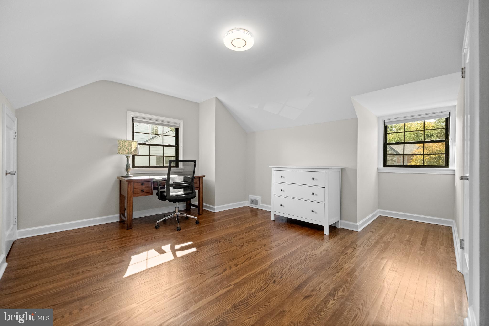 421 PARKVIEW DRIVE