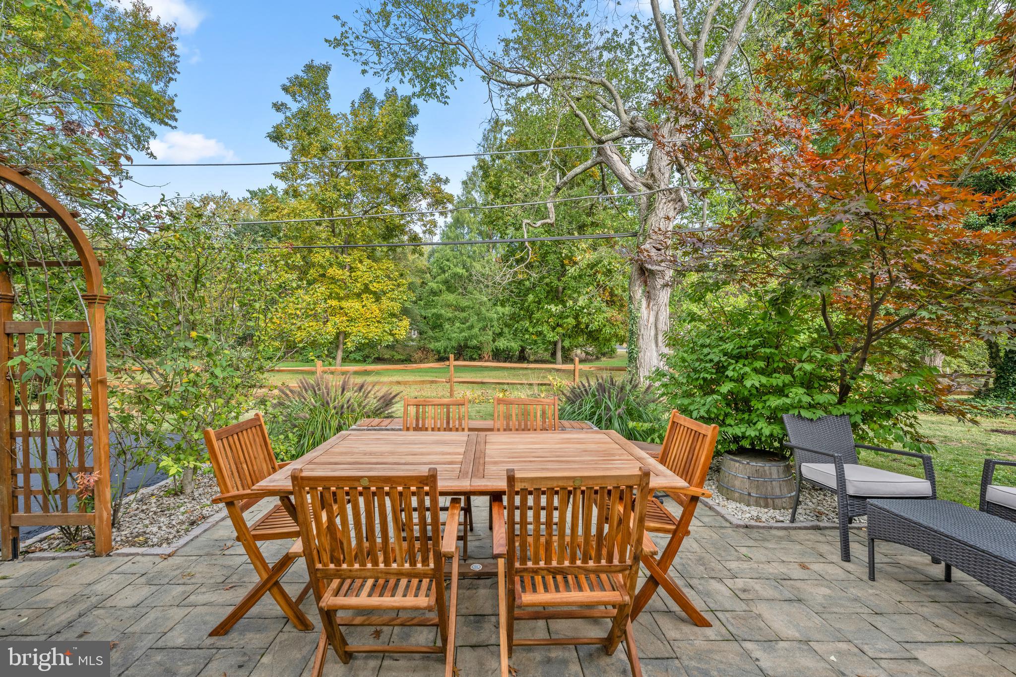 421 PARKVIEW DRIVE