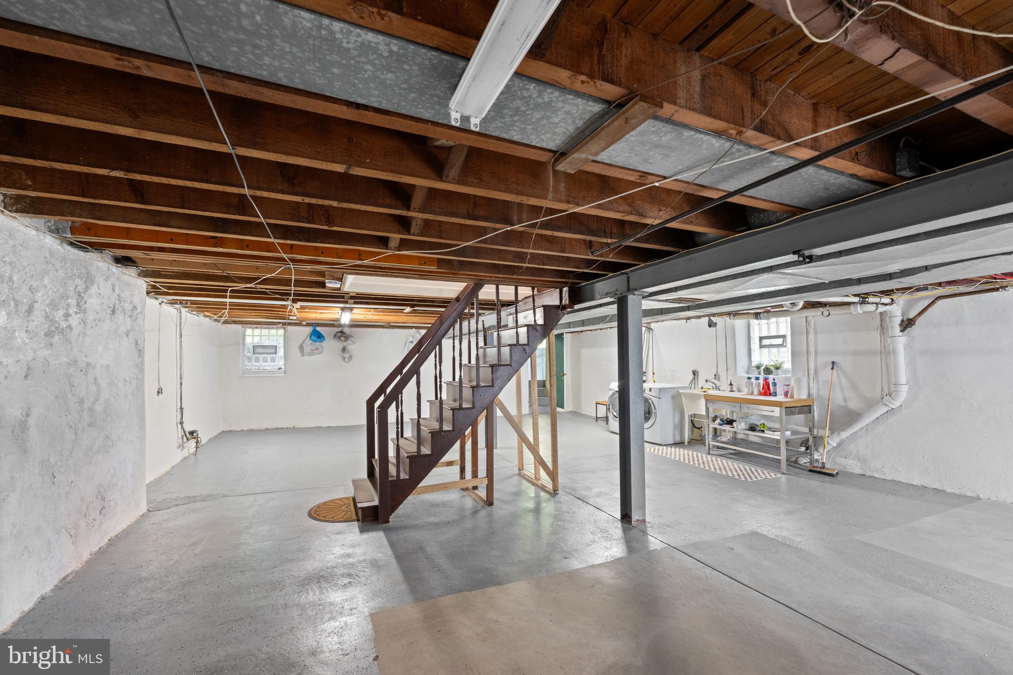 421 PARKVIEW DRIVE