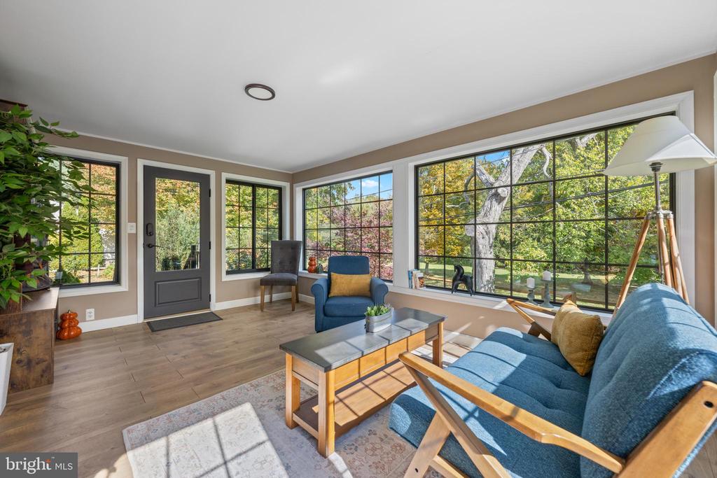 421 PARKVIEW DRIVE