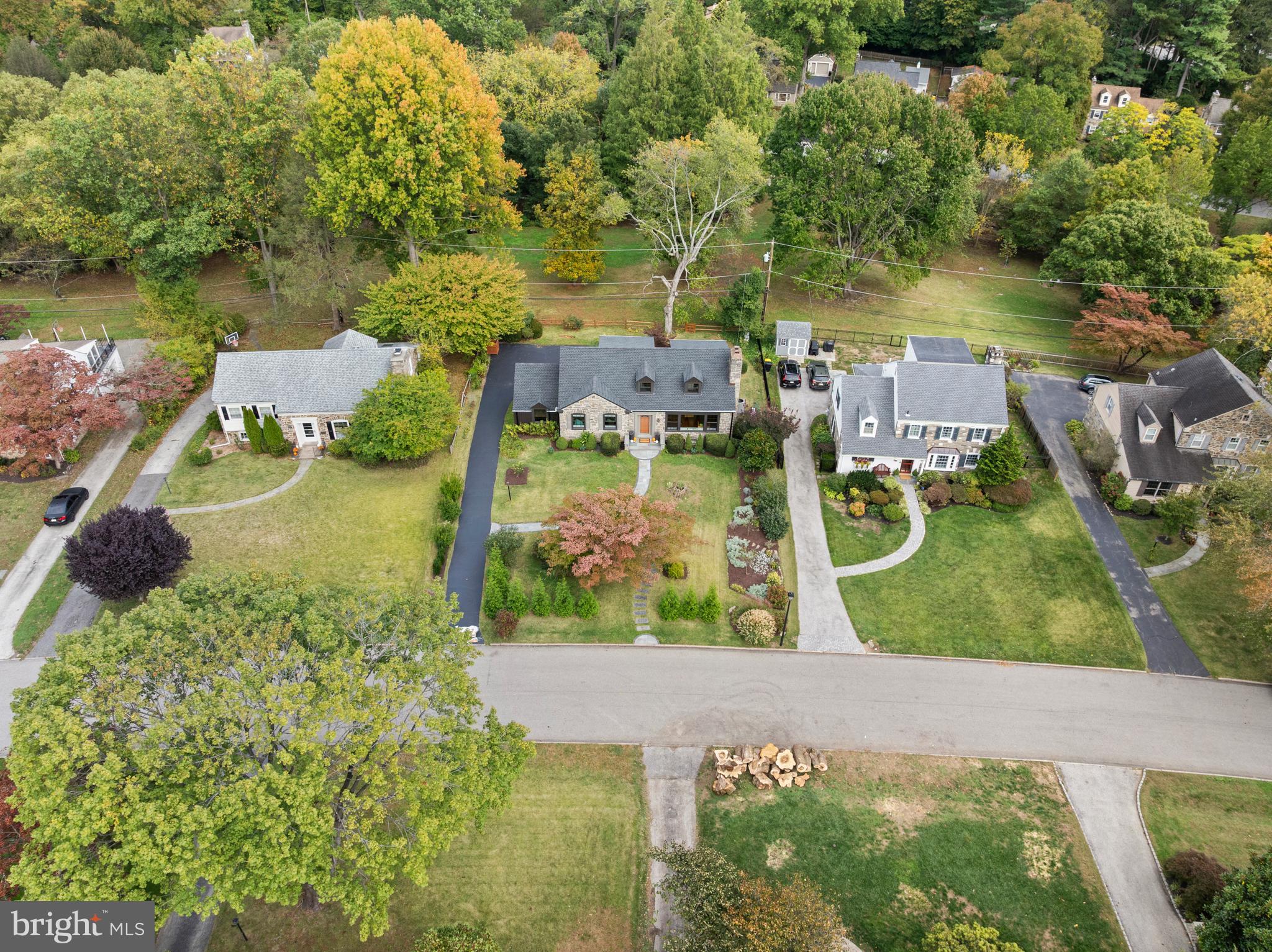 421 PARKVIEW DRIVE