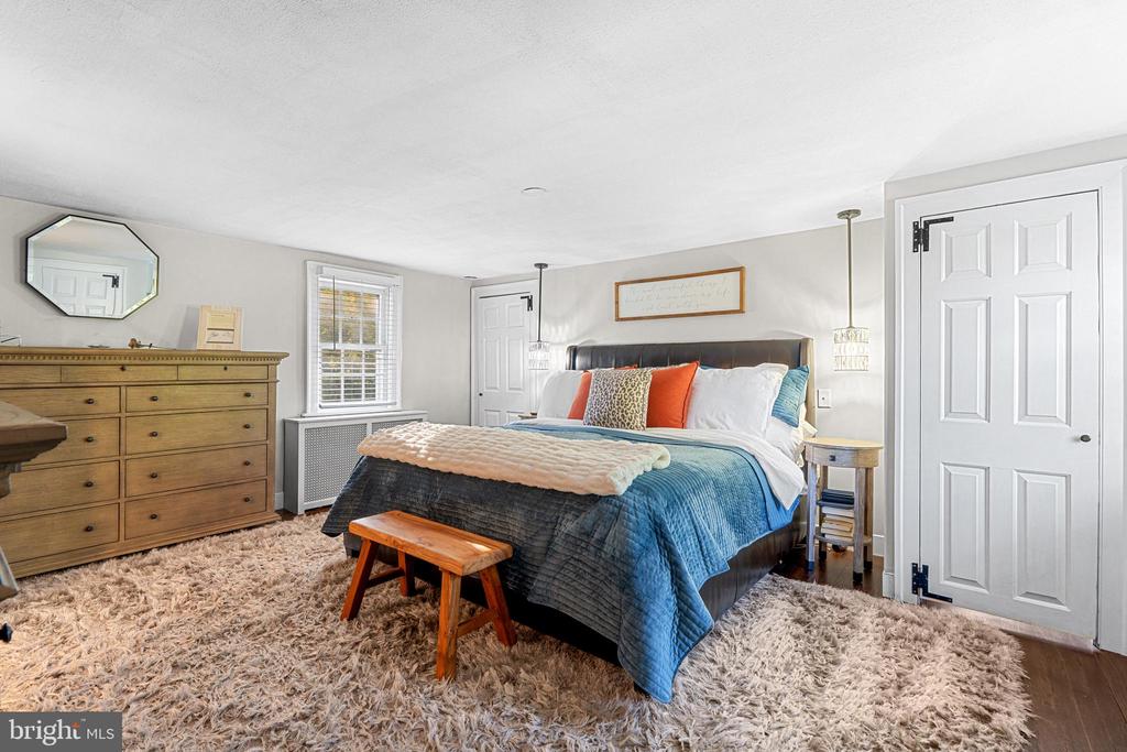 1141 LAFAYETTE ROAD