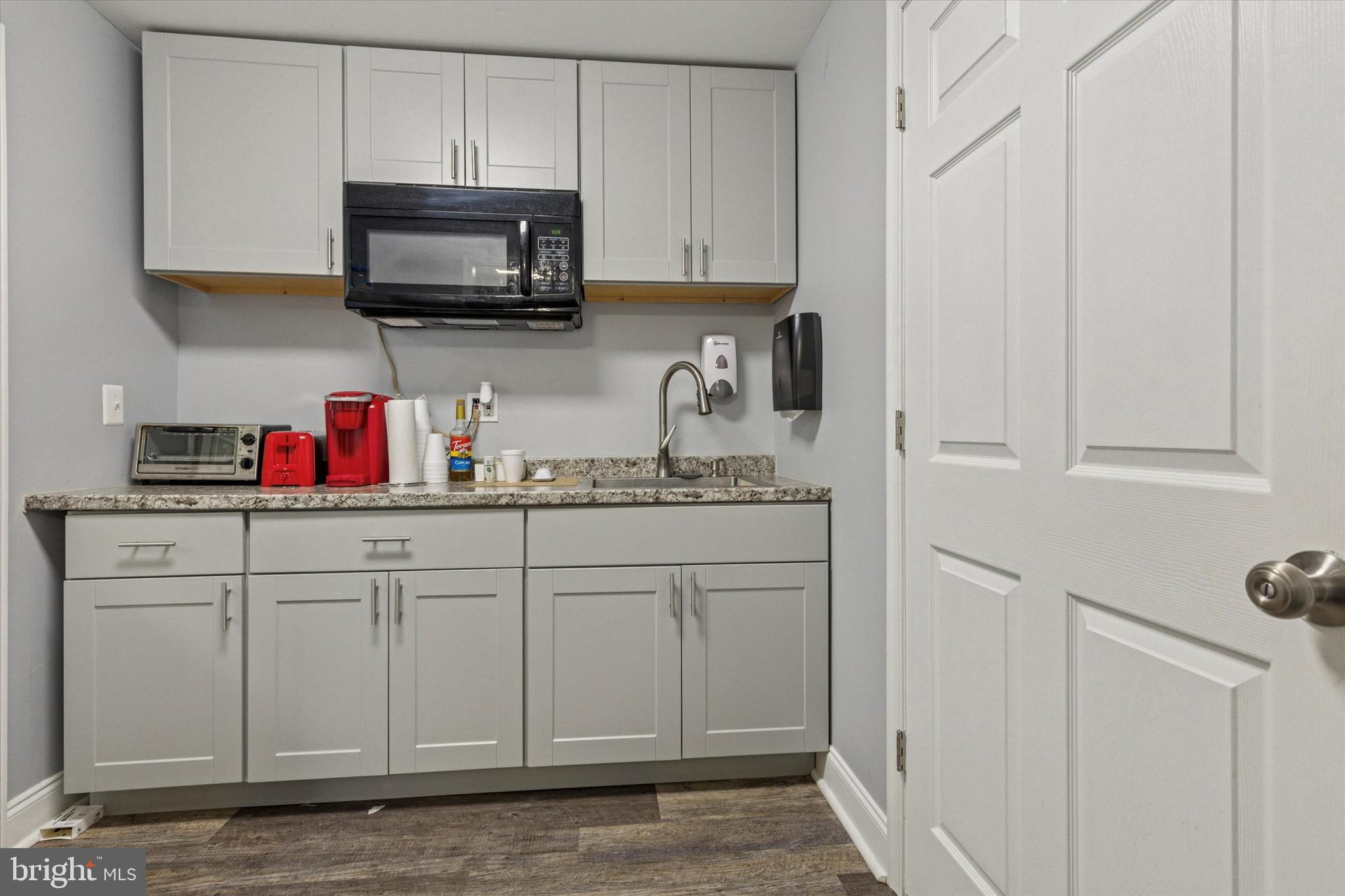 239 W GERMANTOWN PIKE