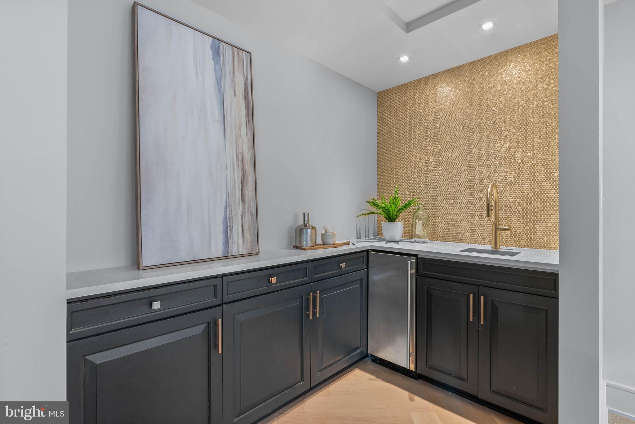 101 CHESWOLD LANE 2-F