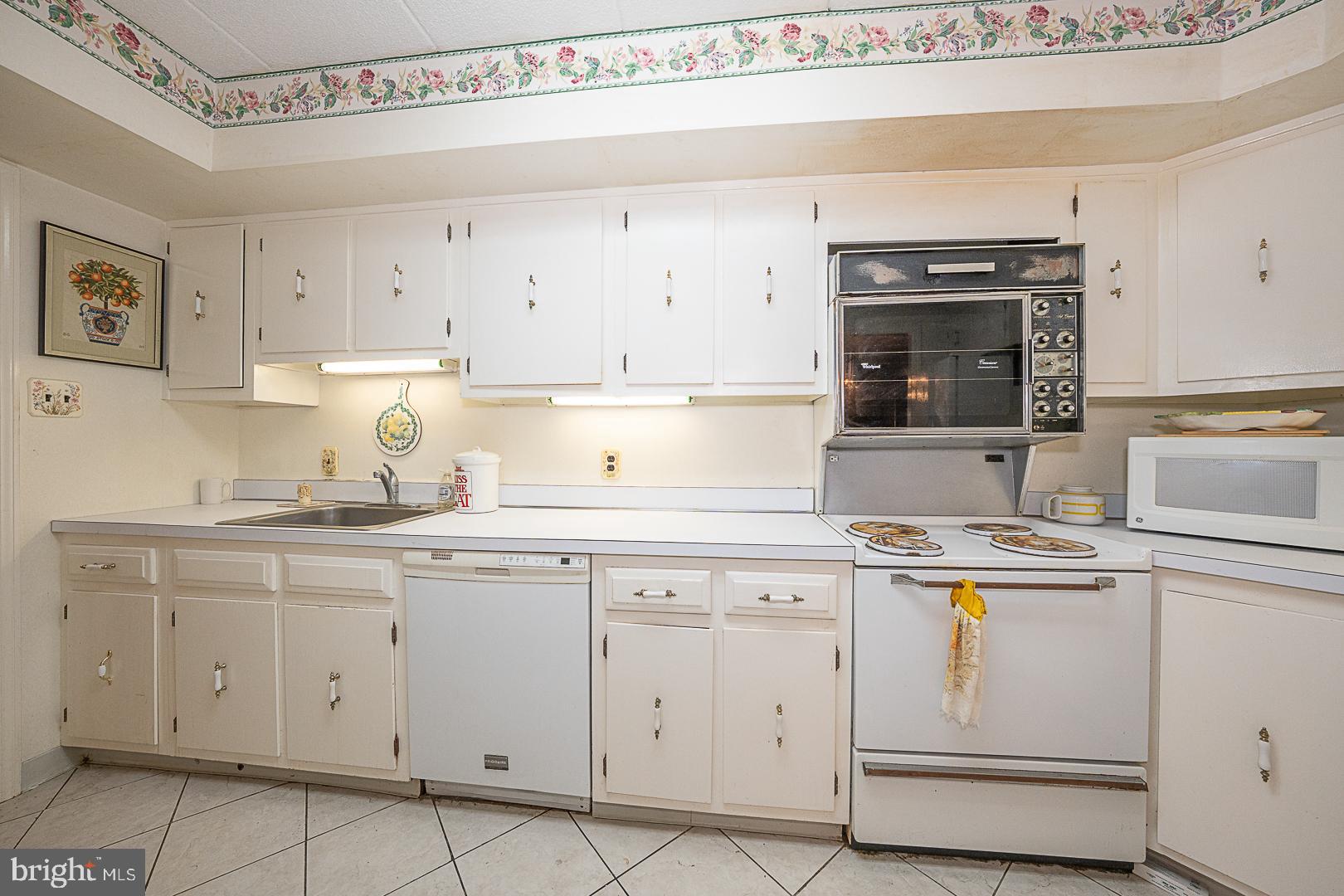 1219 W WYNNEWOOD ROAD 311