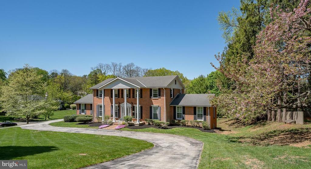1215 CLUB HOUSE ROAD