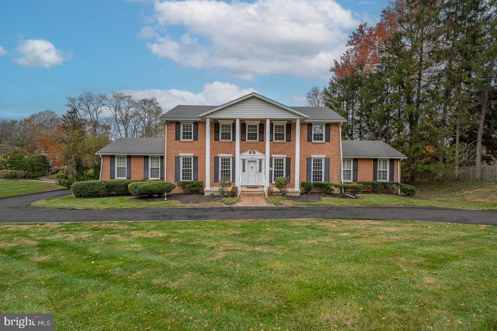 1215 CLUB HOUSE ROAD