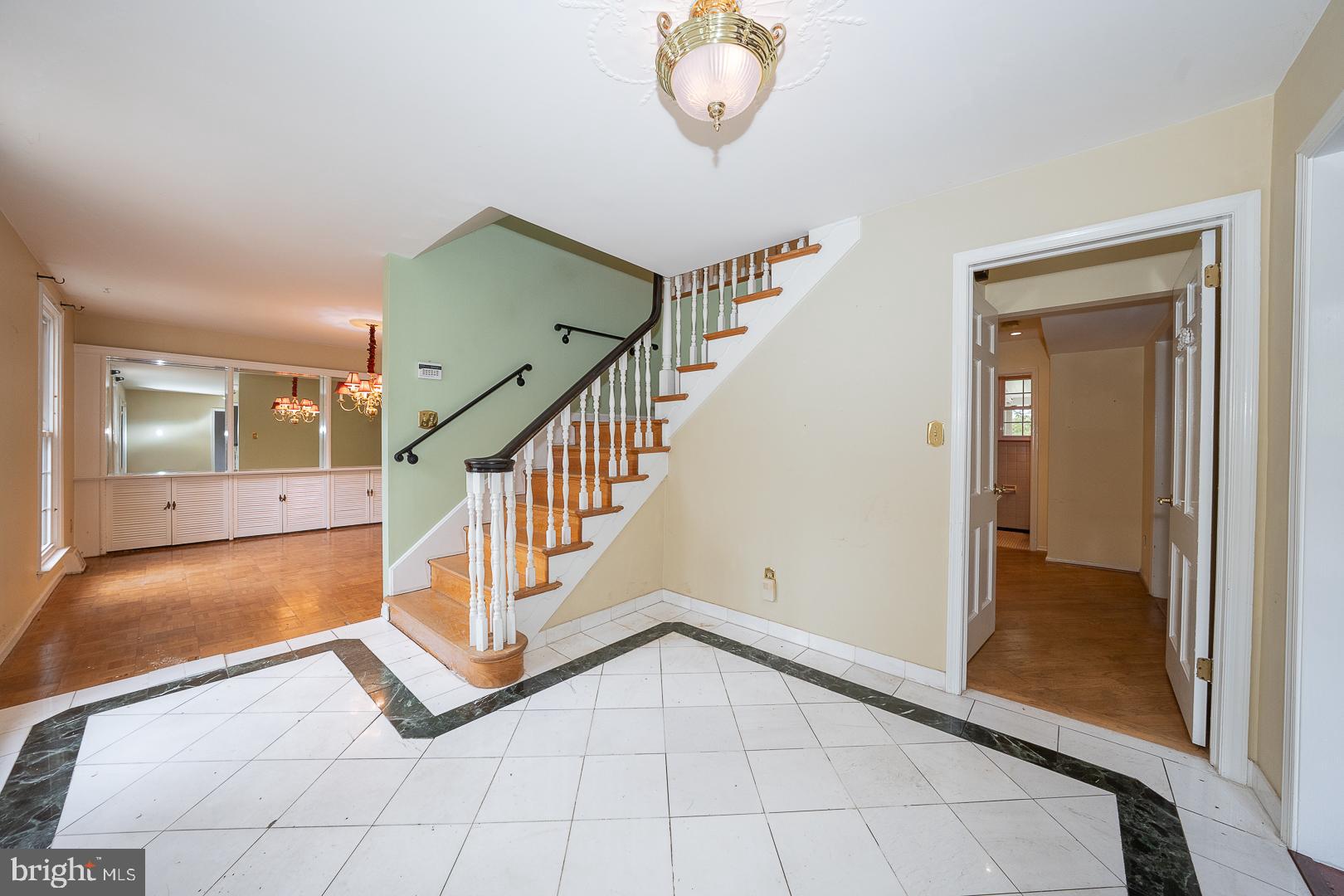 1215 CLUB HOUSE ROAD