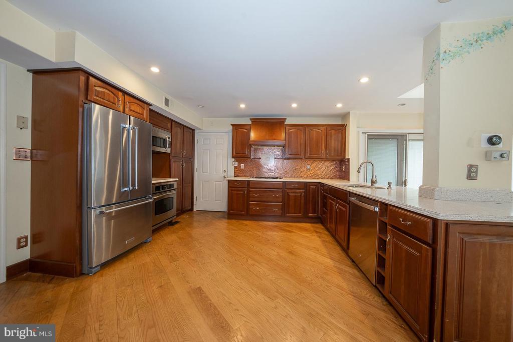 1215 CLUB HOUSE ROAD