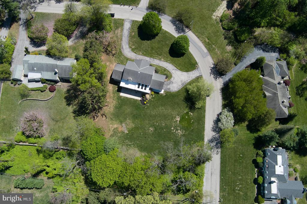 1215 CLUB HOUSE ROAD