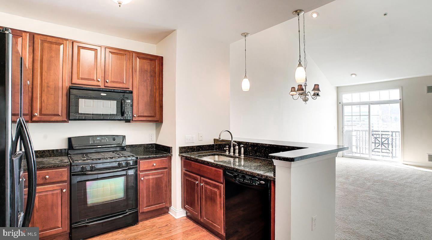 200 W ELM STREET 1418