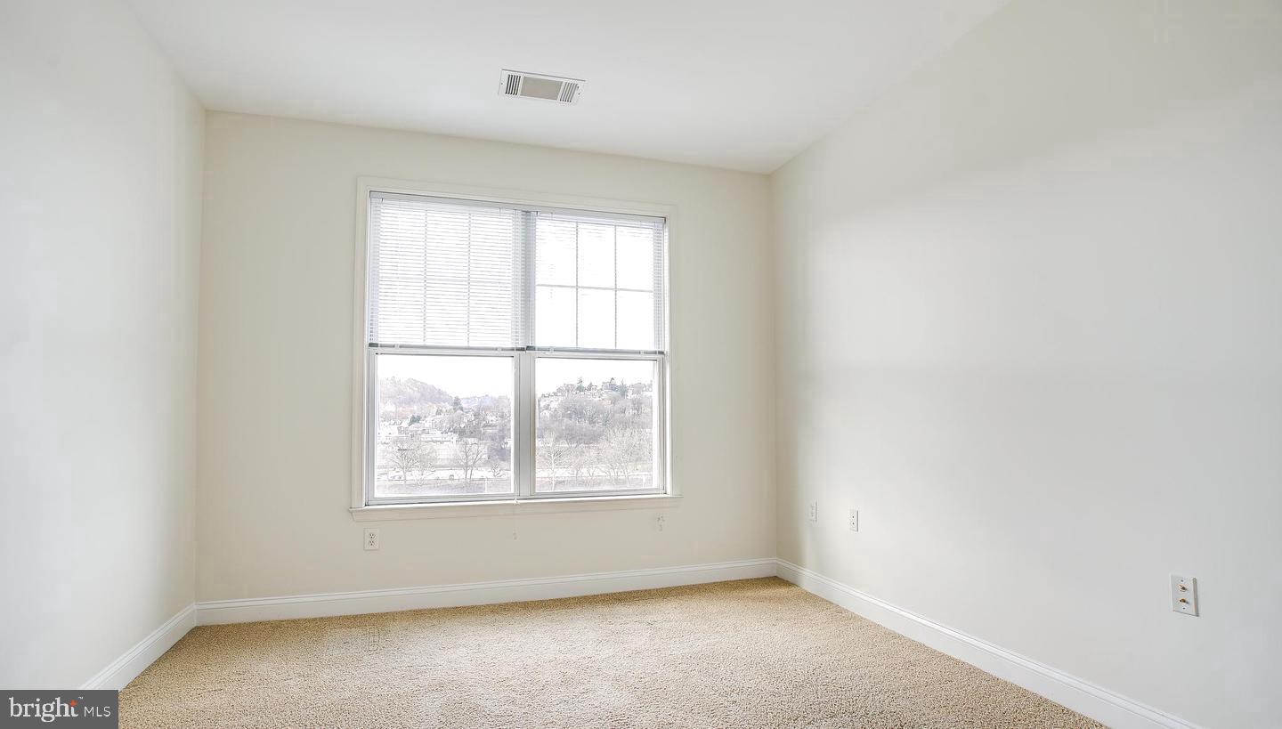 200 W ELM STREET 1418