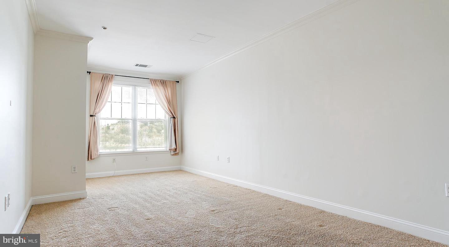 200 W ELM STREET 1418