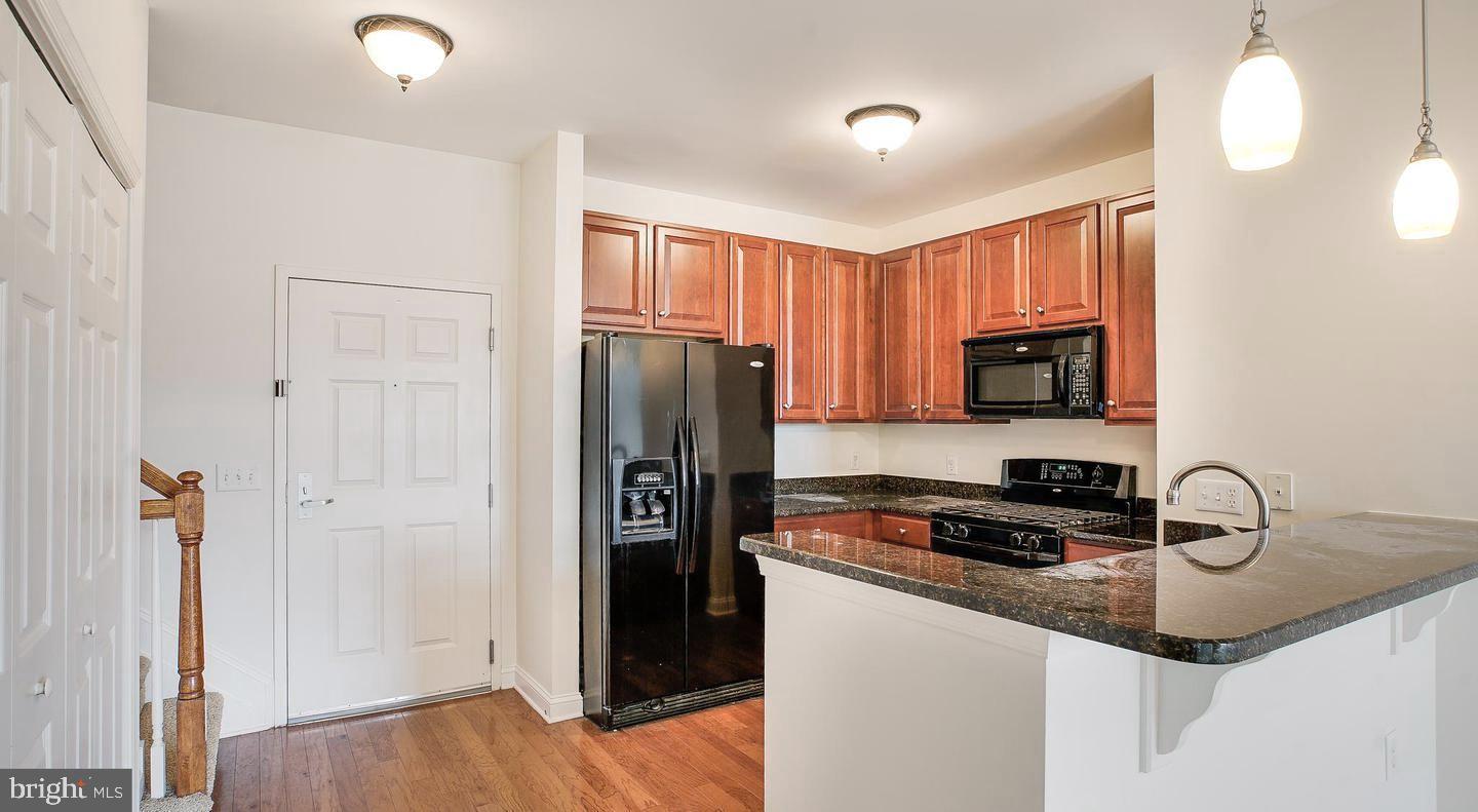 200 W ELM STREET 1418