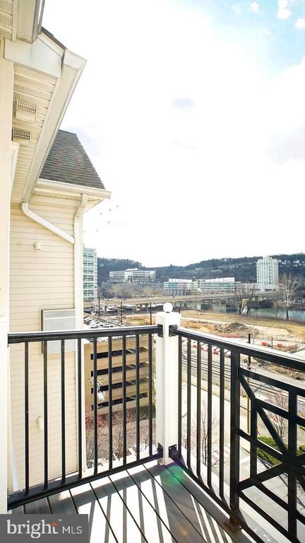 200 W ELM STREET 1418