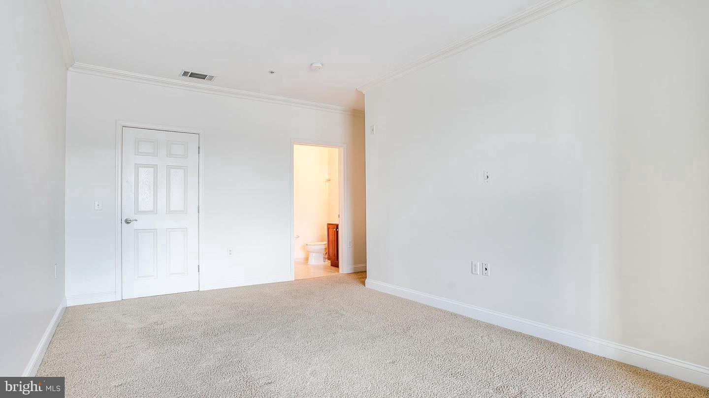 200 W ELM STREET 1418