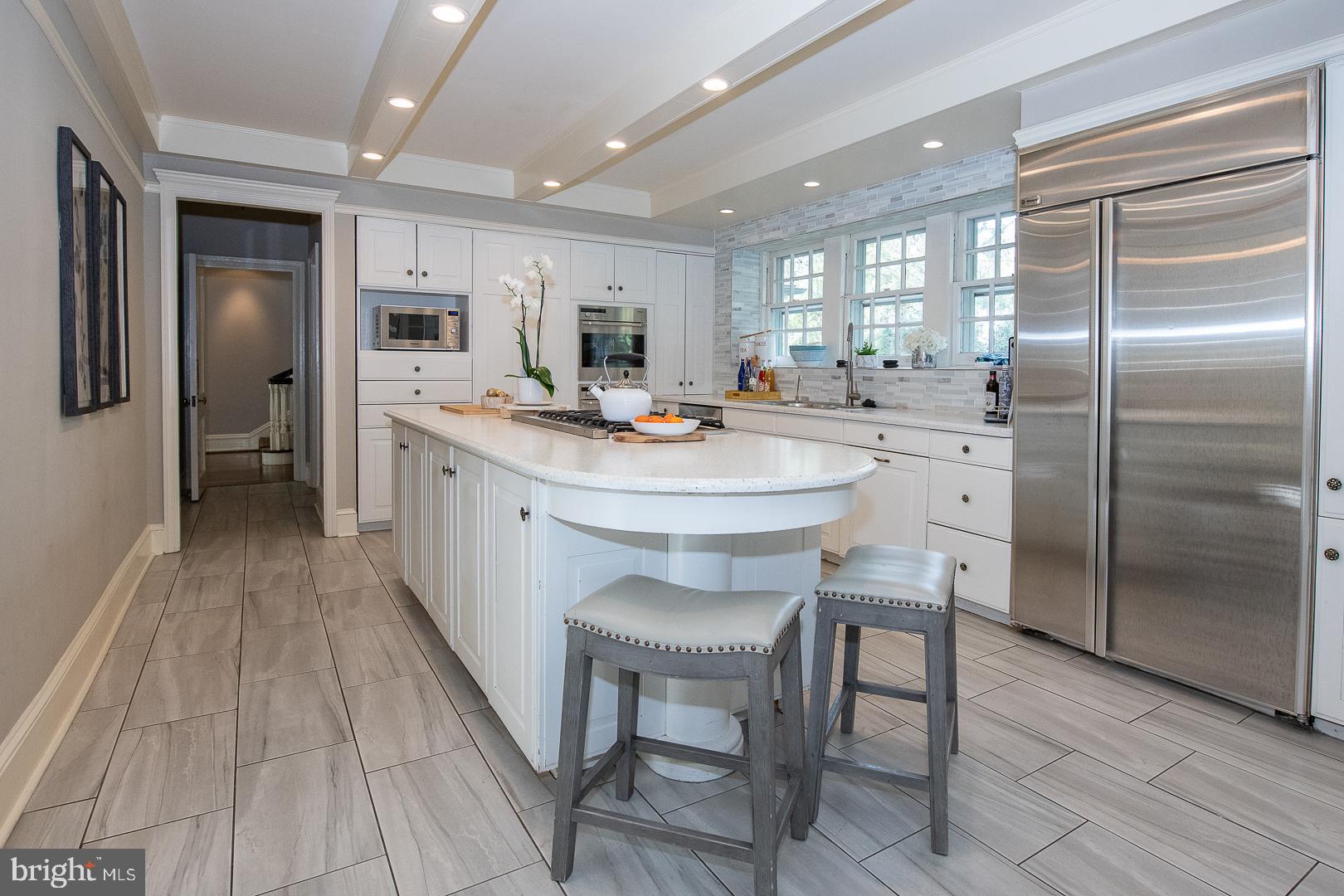 700 HAZELHURST AVENUE