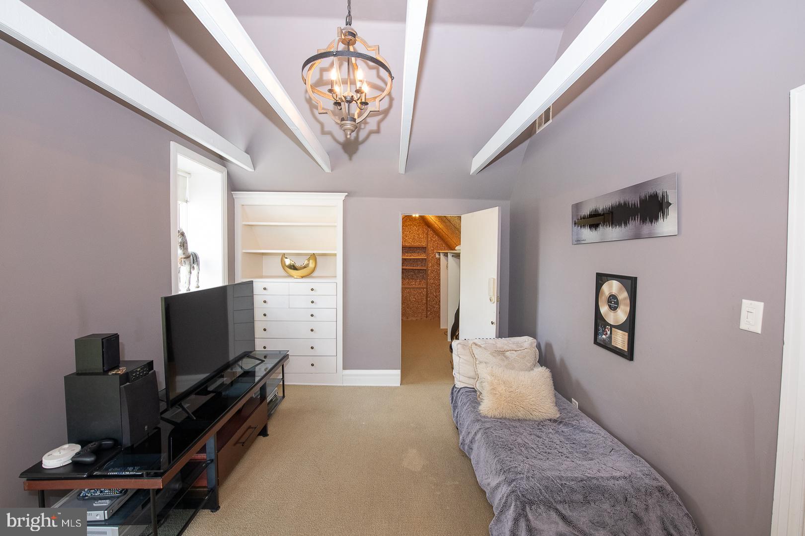 700 HAZELHURST AVENUE