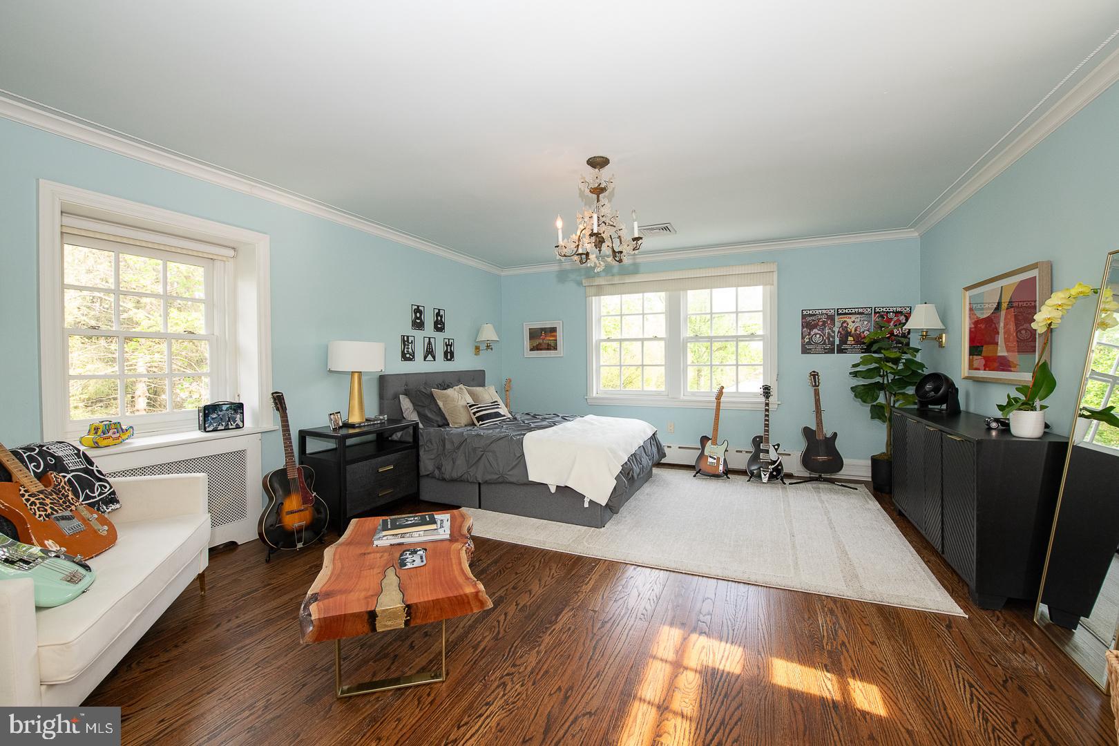 700 HAZELHURST AVENUE