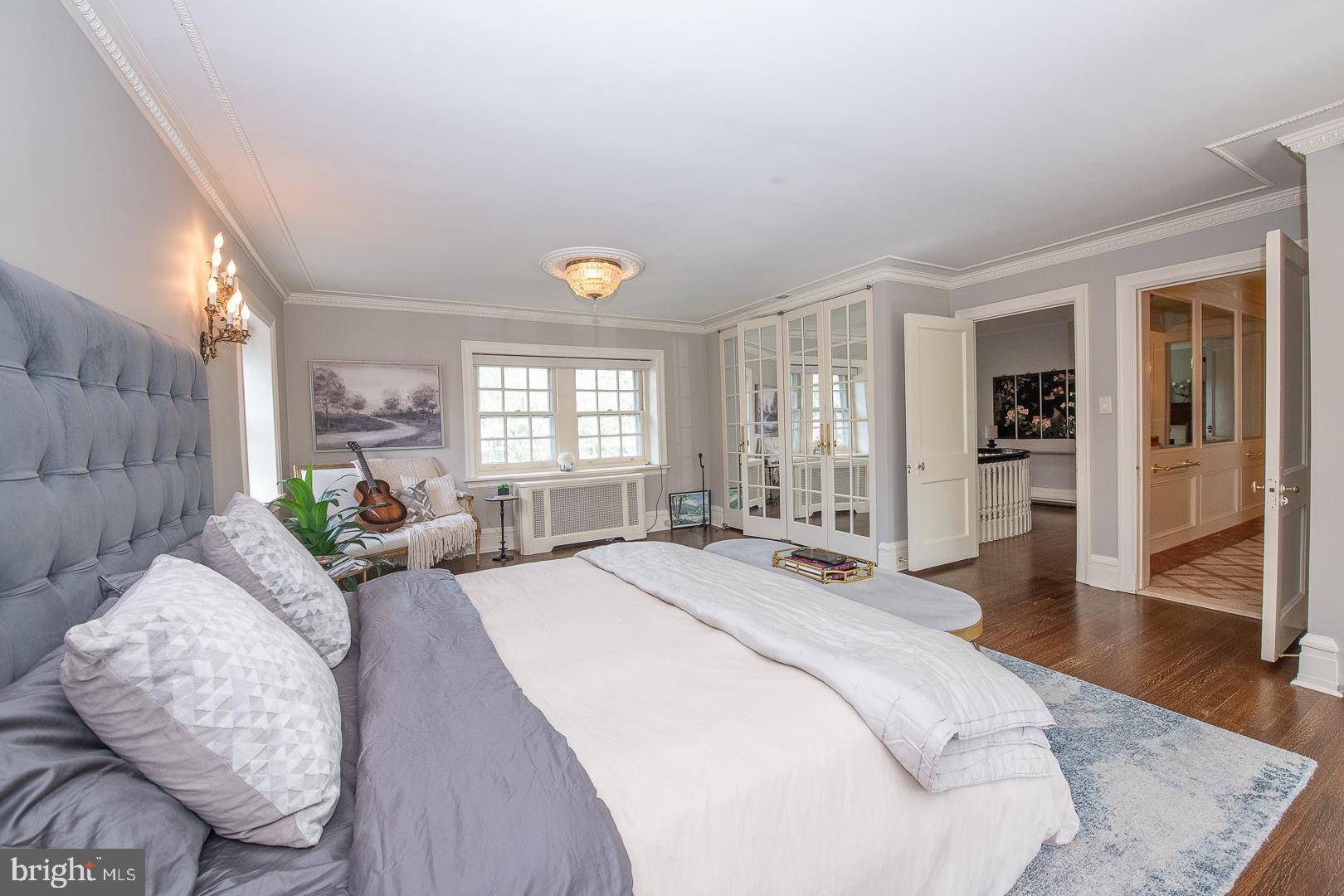 700 HAZELHURST AVENUE