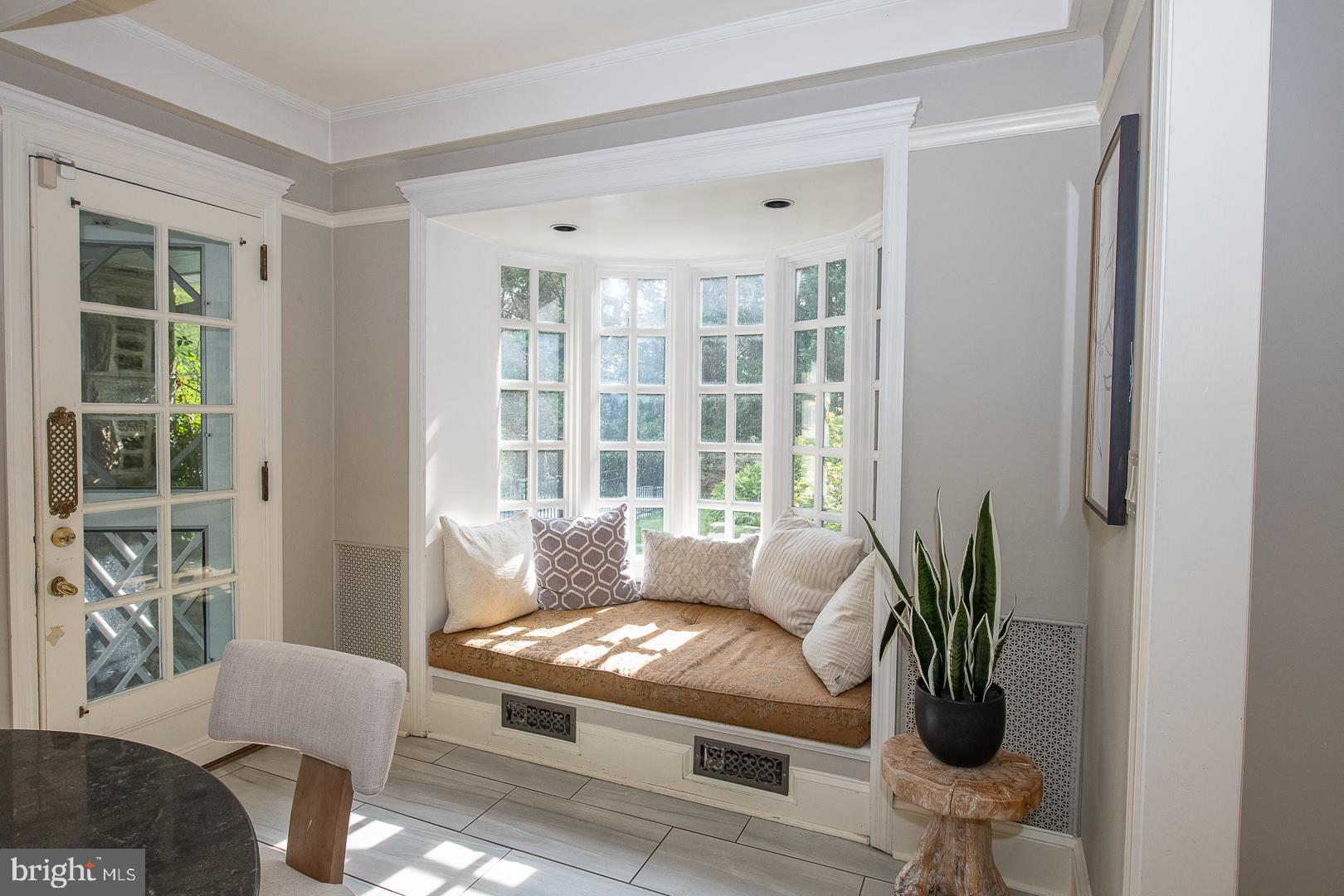 700 HAZELHURST AVENUE