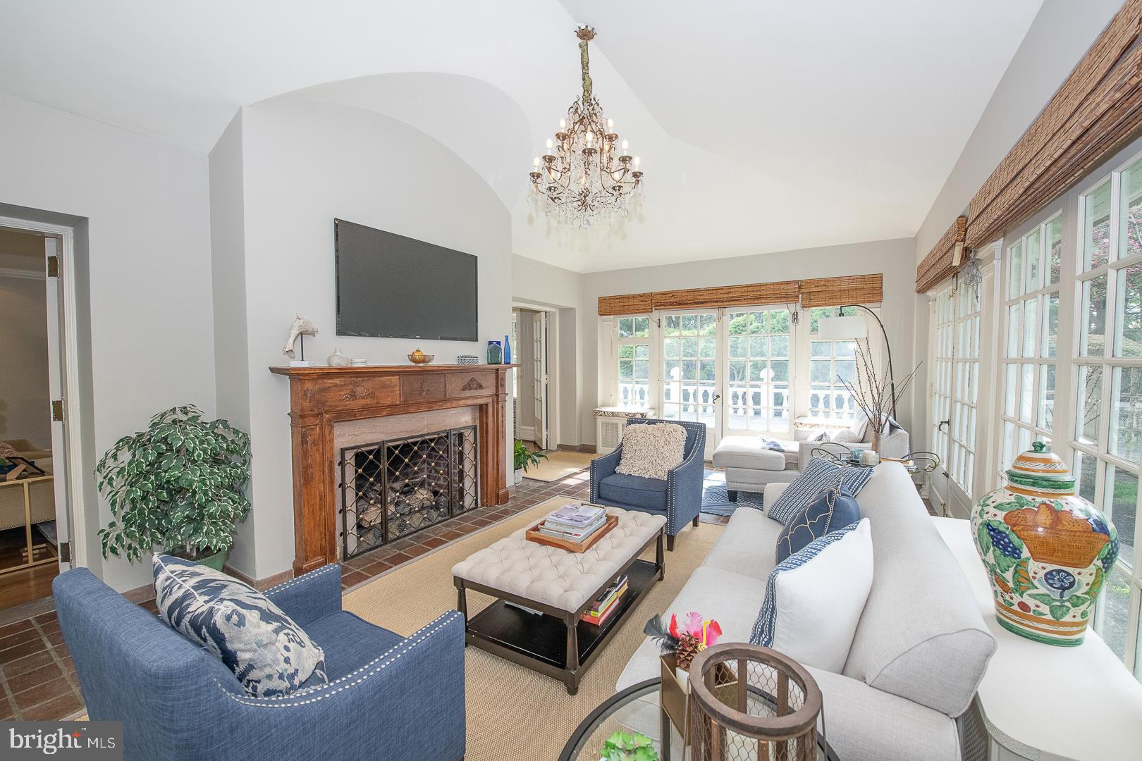 700 HAZELHURST AVENUE